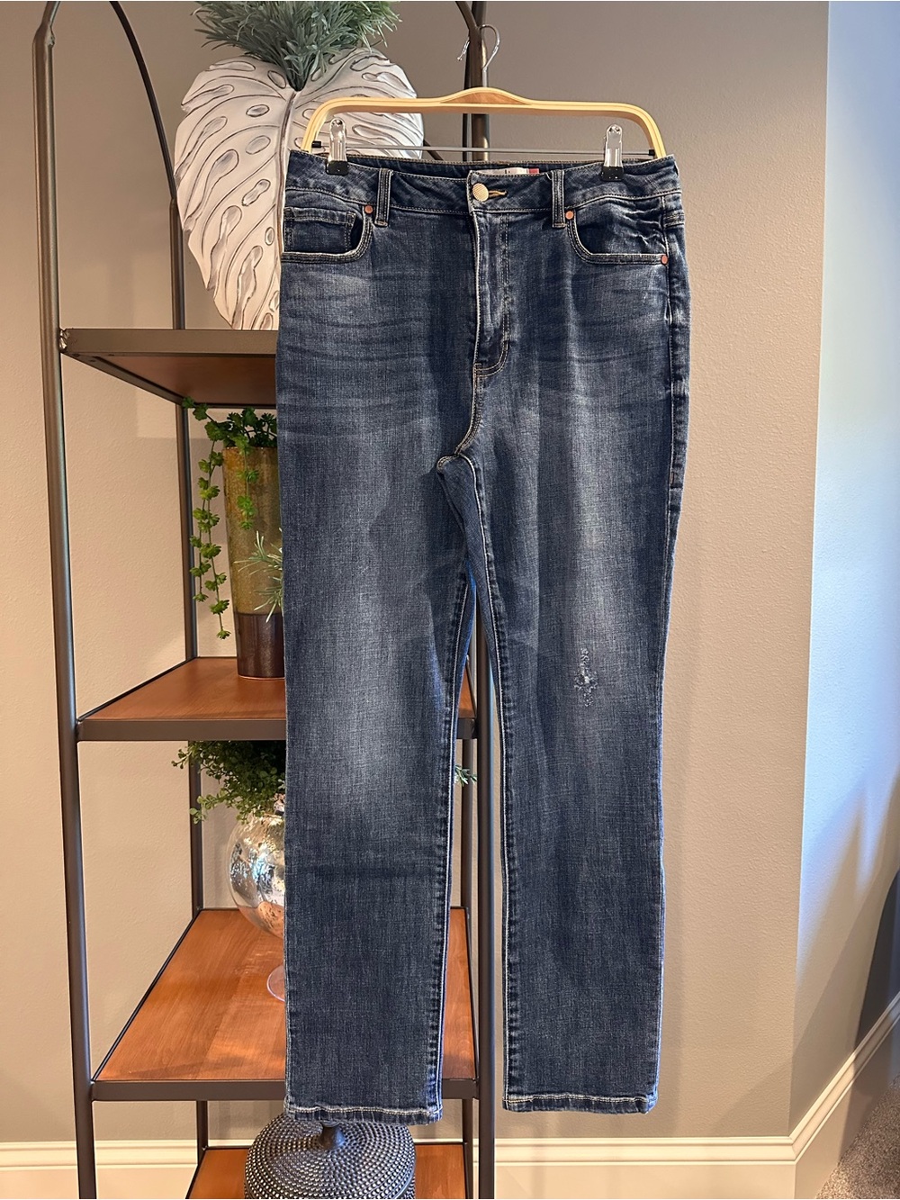 Cabi Higher Straight Jeans #3940